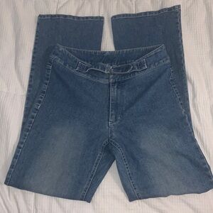 Liz Claiborne Lizwear jeans strait leg flared size 4